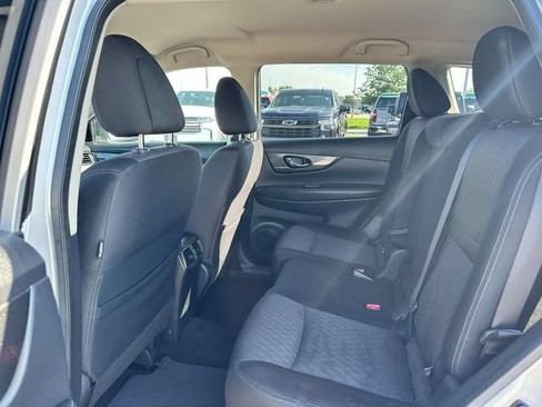 Used 2018 Nissan Rogue SV FWD image 10