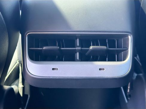 Used 2021 Tesla Model Y Performance image 21