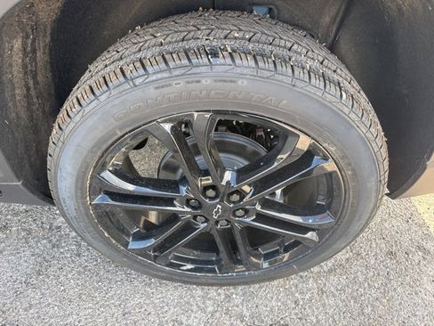 New 2025 Chevrolet Traverse LT w/ Driver Confidence Package image 11