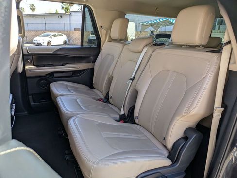 Used 2024 Ford Expedition Max Limited image 24
