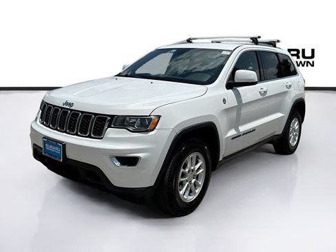 Used 2018 Jeep Grand Cherokee Laredo AWD/4WD image 3