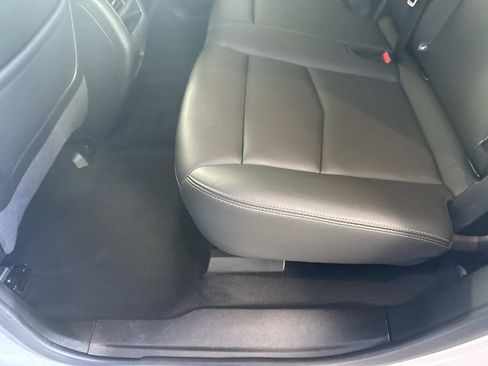 Certified 2024 Cadillac XT5 Luxury w/ LPO, Floor Liner Package AWD/4WD image 27