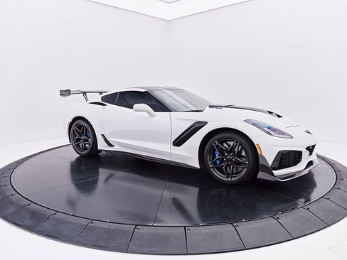 Used 2019 Chevrolet Corvette ZR1 RWD image 27