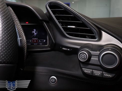 Used 2018 Ferrari 488 Spider RWD image 32