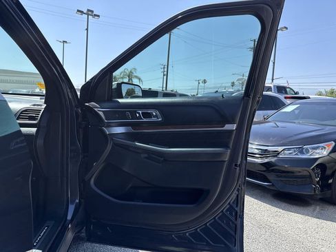 Used 2017 Ford Explorer Platinum AWD/4WD image 24