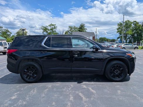 Used 2019 Chevrolet Traverse LS AWD/4WD image 16