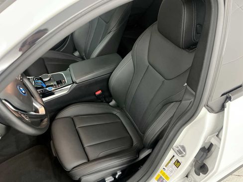 Used 2023 BMW i4 eDrive35 w/ Premium Package RWD image 19