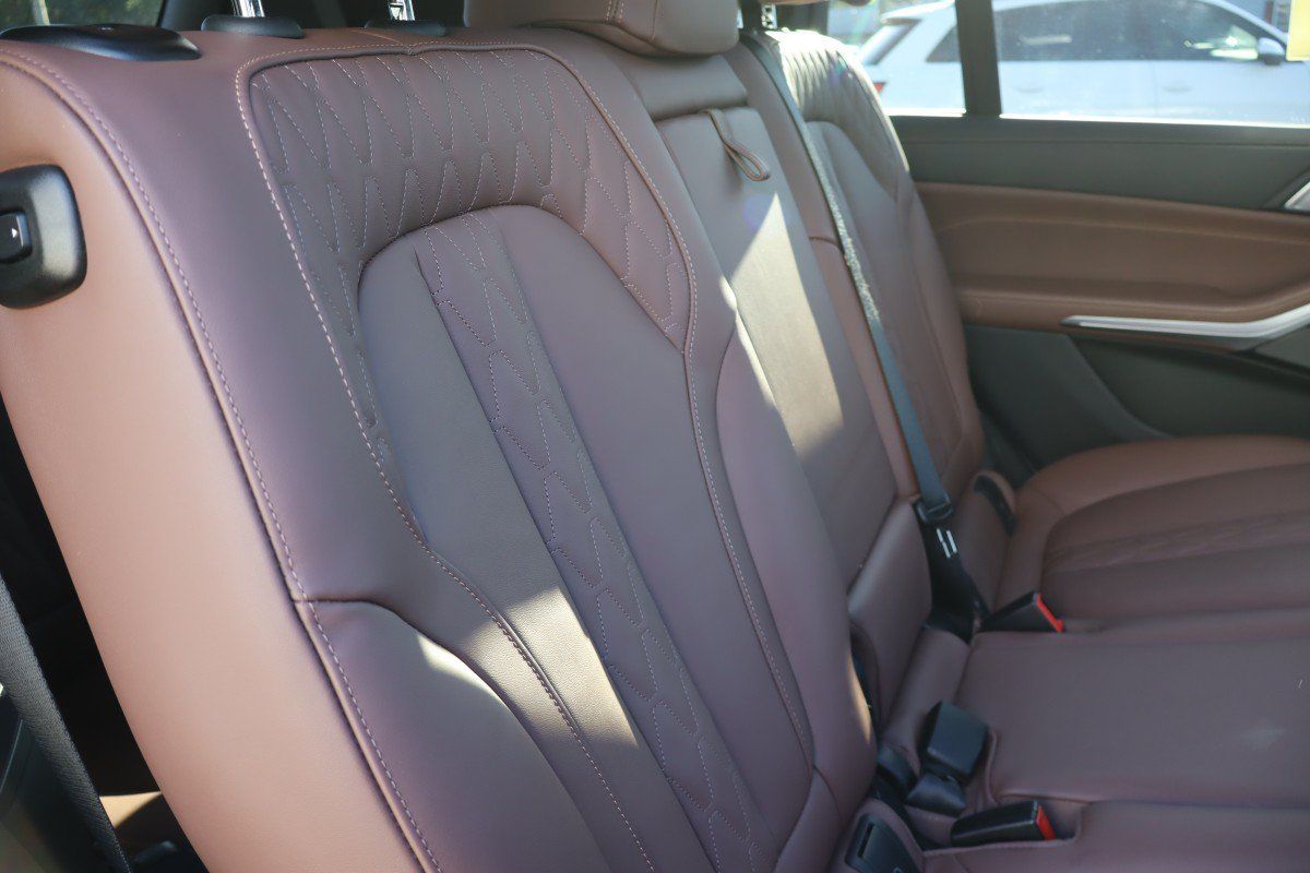 Used 2026 BMW X7 M60i AWD/4WD image 28