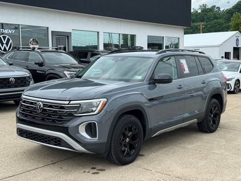 Used 2024 Volkswagen Atlas Peak Edition SE AWD/4WD image 1