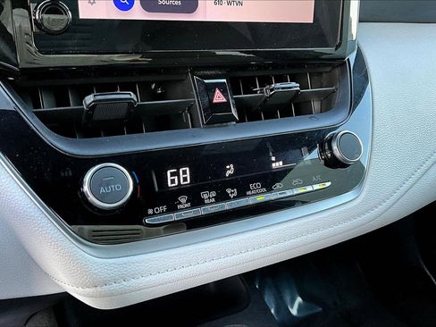 Used 2024 Toyota Corolla SE FWD image 15