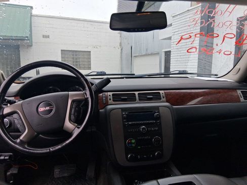 Used 2013 GMC Yukon XL SLT w/ SLT-2 Equipment Package image 11