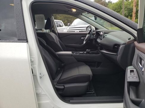 Used 2022 Nissan Rogue SV image 15