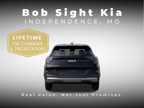 New 2026 Kia Sportage LX w/ LX Convenience Package FWD image 5