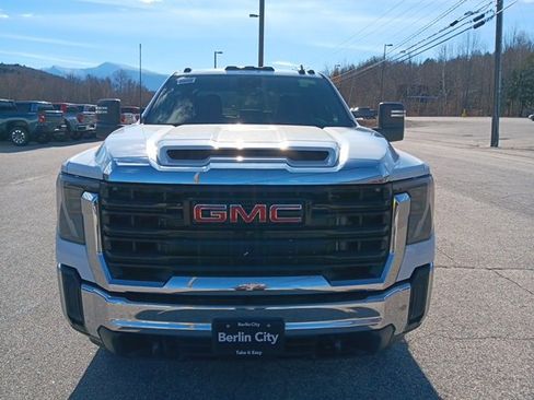 New 2026 GMC Sierra 2500 Pro image 2