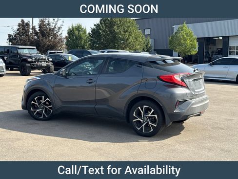 Used 2018 Toyota C-HR XLE FWD image 4