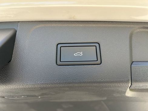 New 2026 Volkswagen Atlas SE FWD image 47