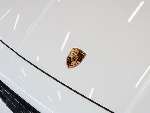 Certified 2024 Porsche Cayenne AWD/4WD image 26