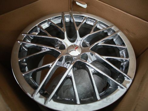 Used 2009 Chevrolet Corvette ZR1 w/ Preferred Equipment Group image 31