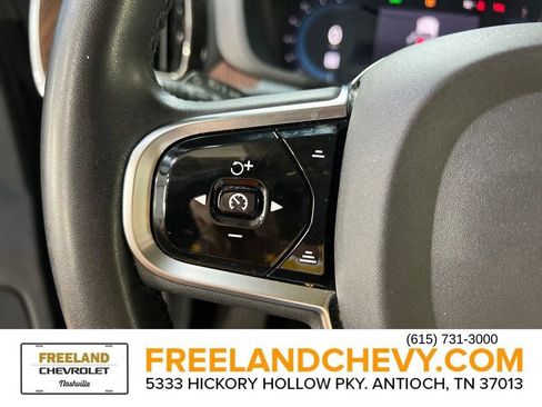 Used 2023 Volvo XC60 B5 Plus image 14