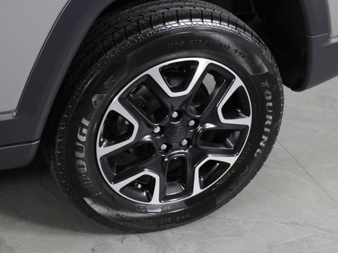 Used 2020 Jeep Compass Trailhawk w/ Leather Interior Group AWD/4WD image 12