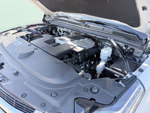 Used 2018 Cadillac Escalade Premium Luxury image 24