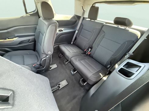 Used 2021 GMC Acadia SLE w/ Driver Convenience Package AWD/4WD image 12