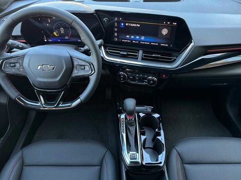 New 2025 Chevrolet Trax RS image 8