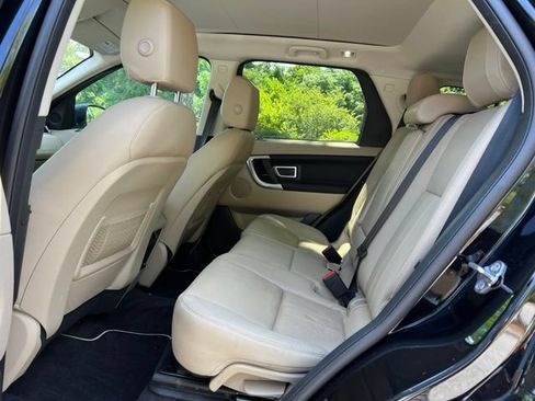 Used 2019 Land Rover Discovery Sport HSE AWD/4WD image 15
