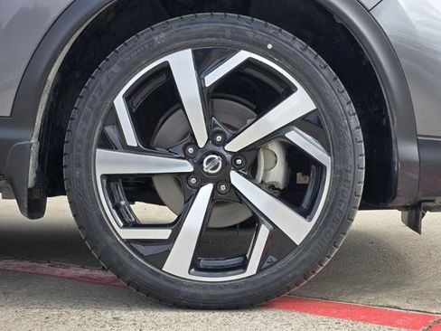 Used 2021 Nissan Rogue Sport SL w/ Premium Package image 11