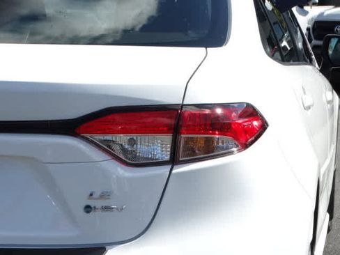 Used 2025 Toyota Corolla XLE FWD image 12