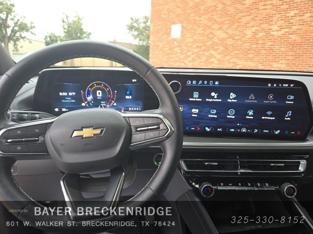 Used 2025 Chevrolet Traverse LT FWD image 12