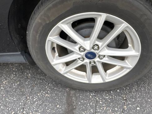 Used 2015 Ford Focus SE FWD image 26