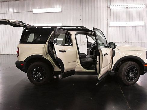 Used 2025 Ford Bronco Sport Badlands image 32