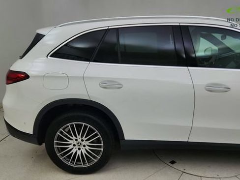 Used 2025 Mercedes-Benz GLC 300 4MATIC image 7