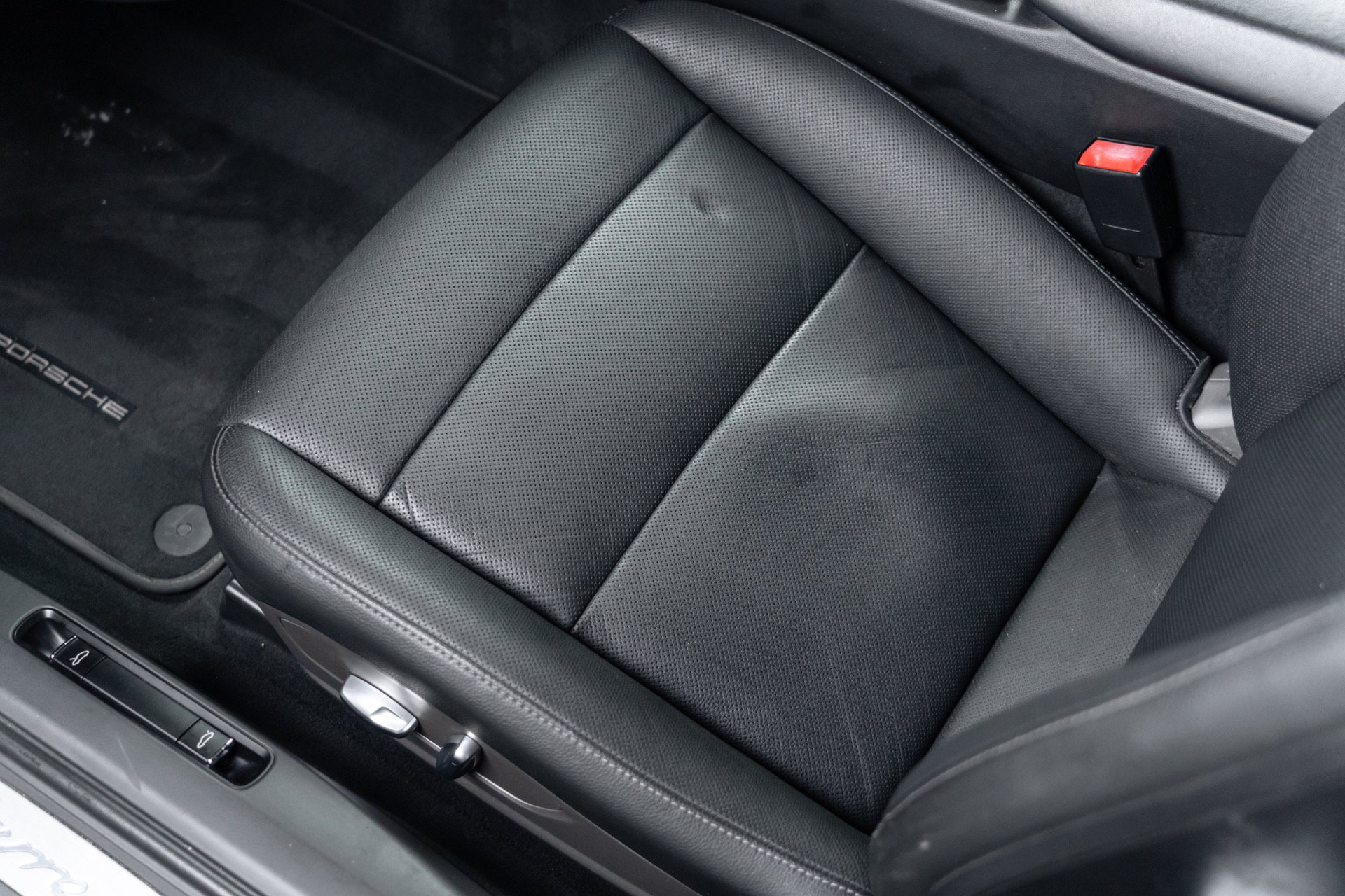 Used 2012 Porsche 911 Carrera RWD image 34