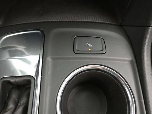 Used 2023 Chevrolet Equinox LT FWD image 24