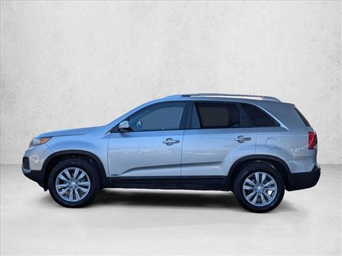 Used 2011 Kia Sorento LX image 8