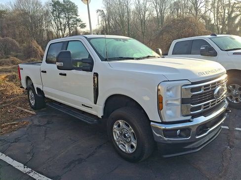 Used 2025 Ford F250 XLT image 3