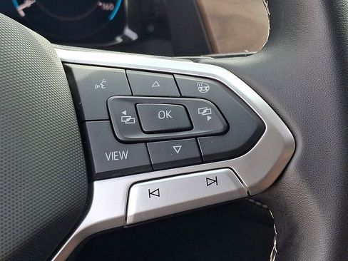 Used 2025 Volkswagen Atlas SE image 22