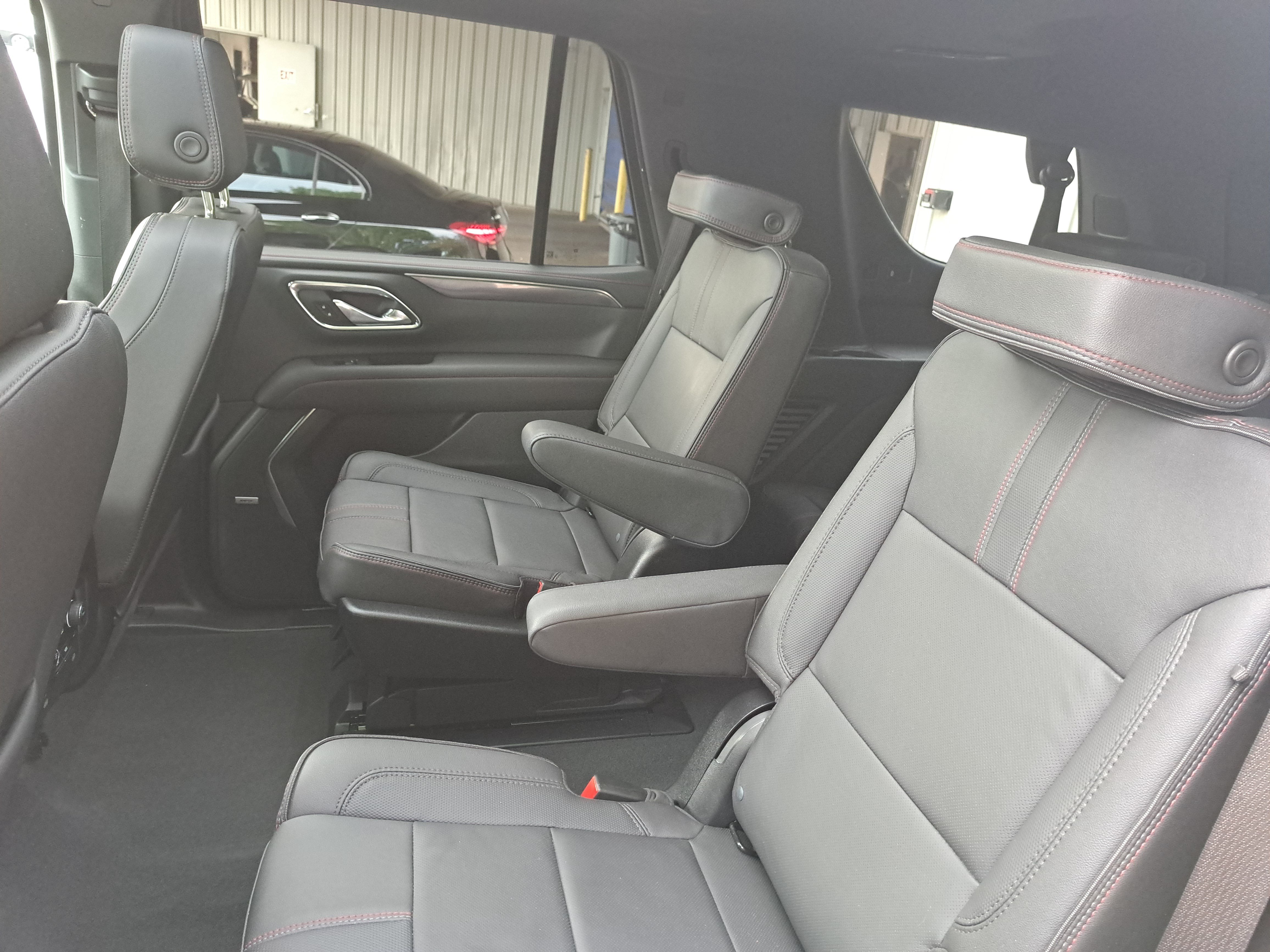 Used 2024 Chevrolet Tahoe RST w/ Luxury Package AWD/4WD image 16