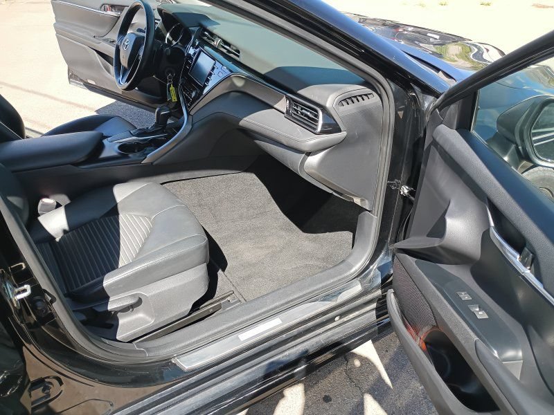 Used 2019 Toyota Camry SE FWD image 20