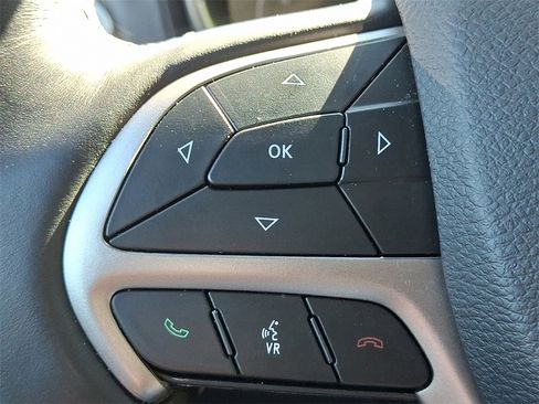 Used 2021 Jeep Grand Cherokee Overland image 23