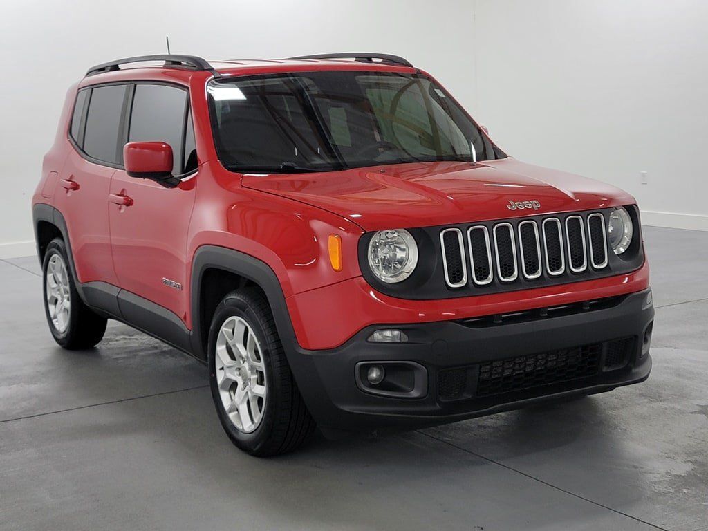 Used 2018 Jeep Renegade Latitude FWD image 2