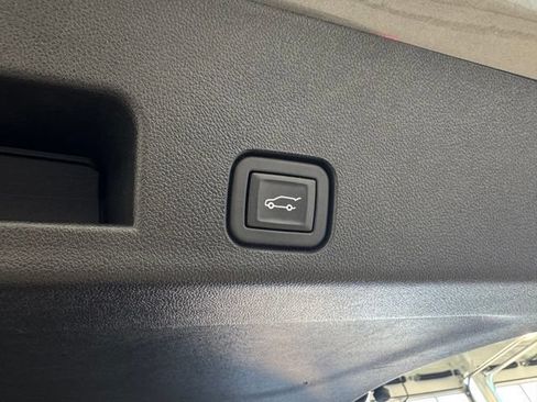 Certified 2024 Chevrolet Traverse LT AWD/4WD image 42