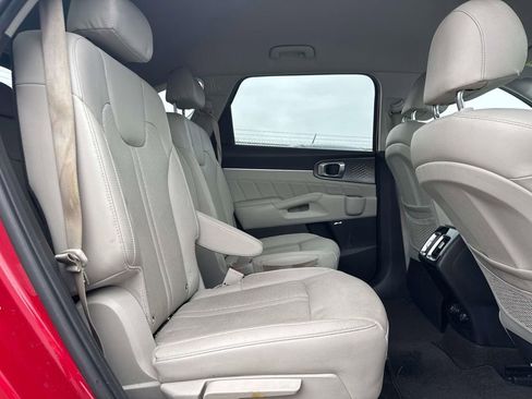 Certified 2022 Kia Sorento SX Prestige AWD/4WD image 13