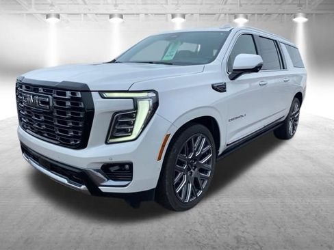 Used 2025 GMC Yukon XL Denali Ultimate w/ LPO, Floor Liner Package image 14