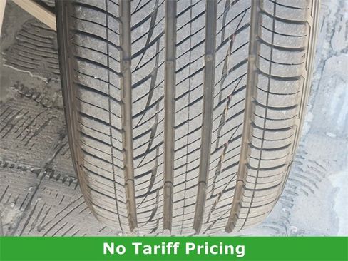 Certified 2025 Nissan Pathfinder SL image 9