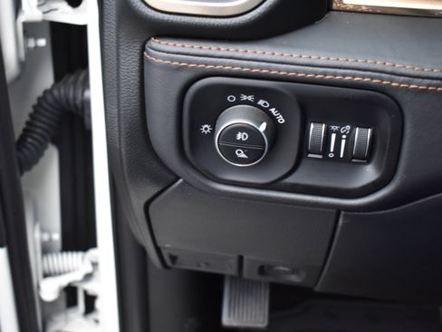 Used 2024 RAM 2500 Limited w/ Safety Group image 16