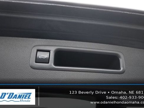 Used 2023 Toyota Highlander XLE AWD/4WD image 41