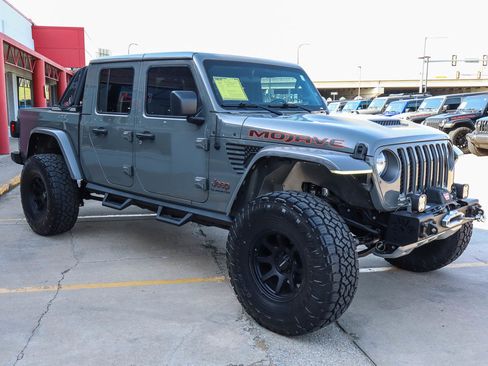 Used 2020 Jeep Gladiator Mojave w/ Trailer Tow Package AWD/4WD image 4